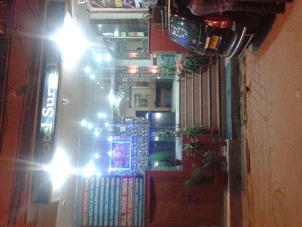Hotel Surya Plaza Új-Delhi Kültér fotó