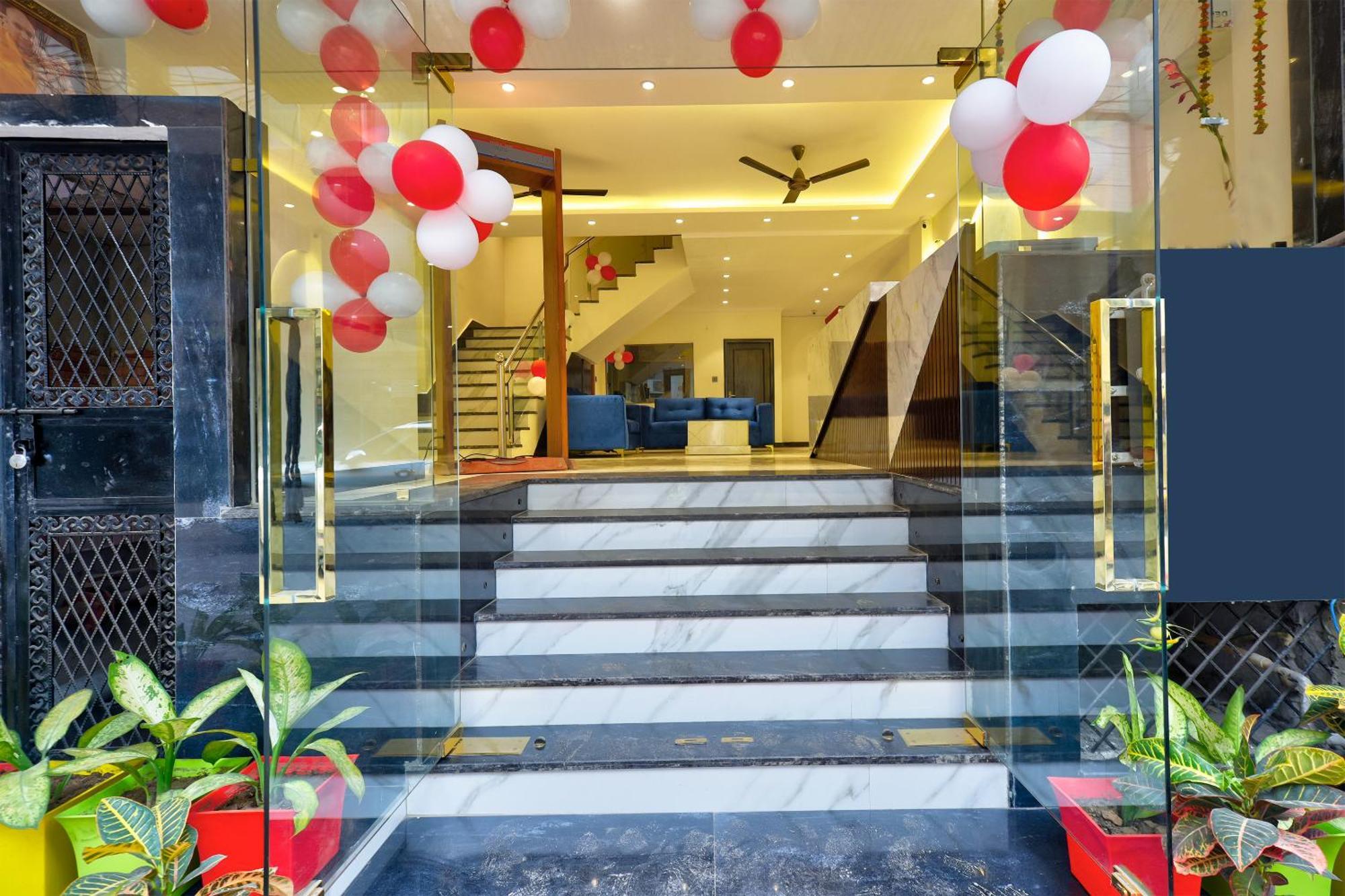 Hotel Surya Plaza Új-Delhi Kültér fotó
