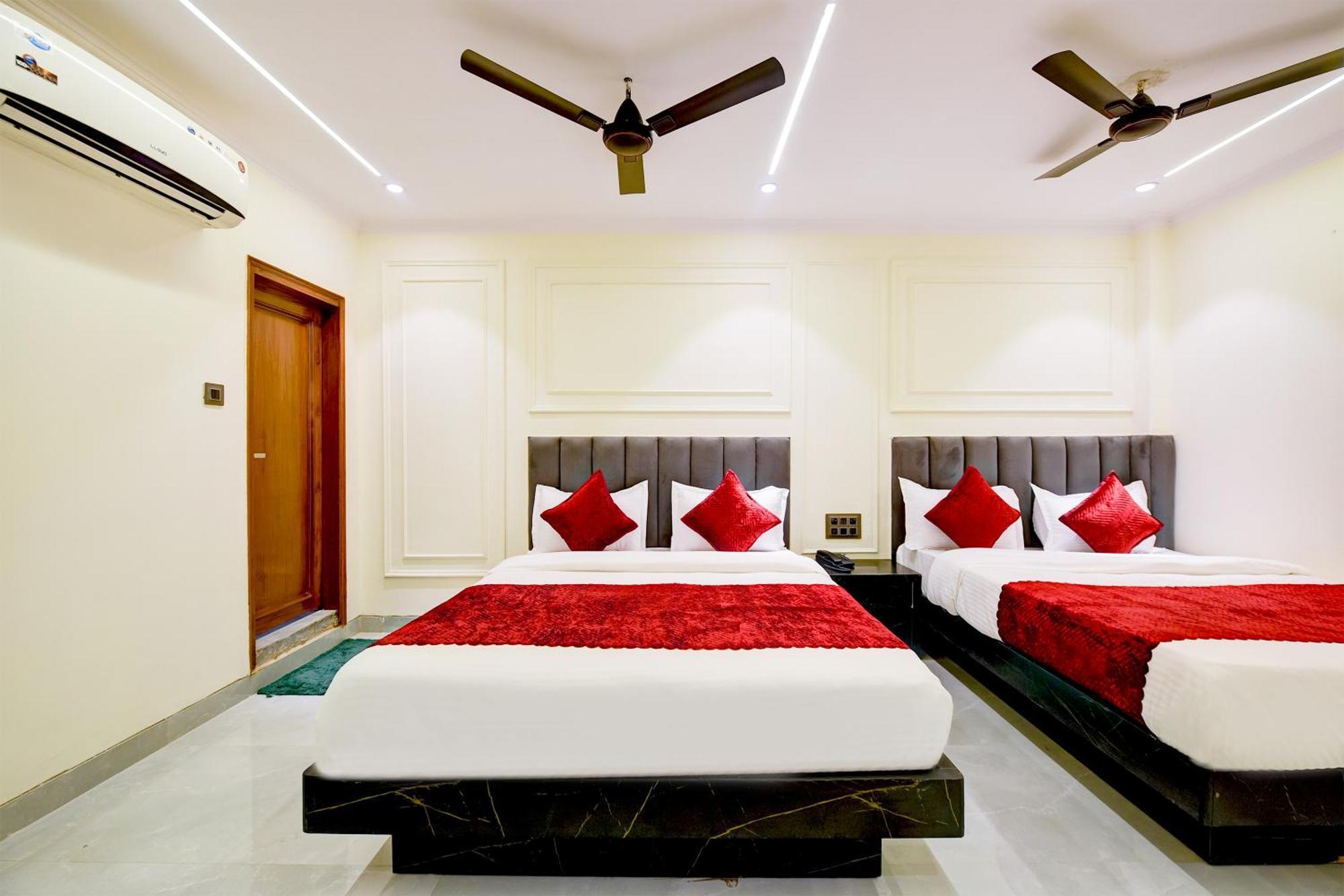 Hotel Surya Plaza Új-Delhi Kültér fotó