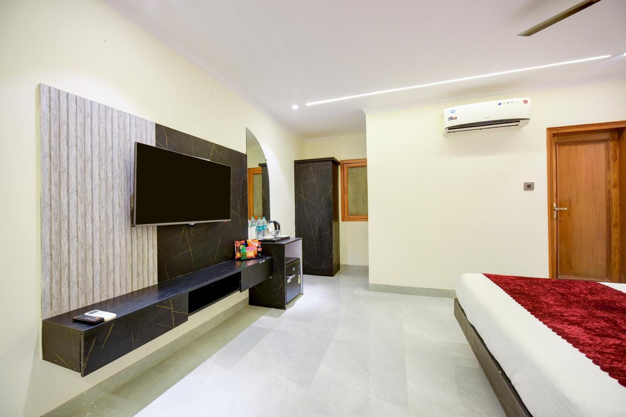 Hotel Surya Plaza Új-Delhi Kültér fotó