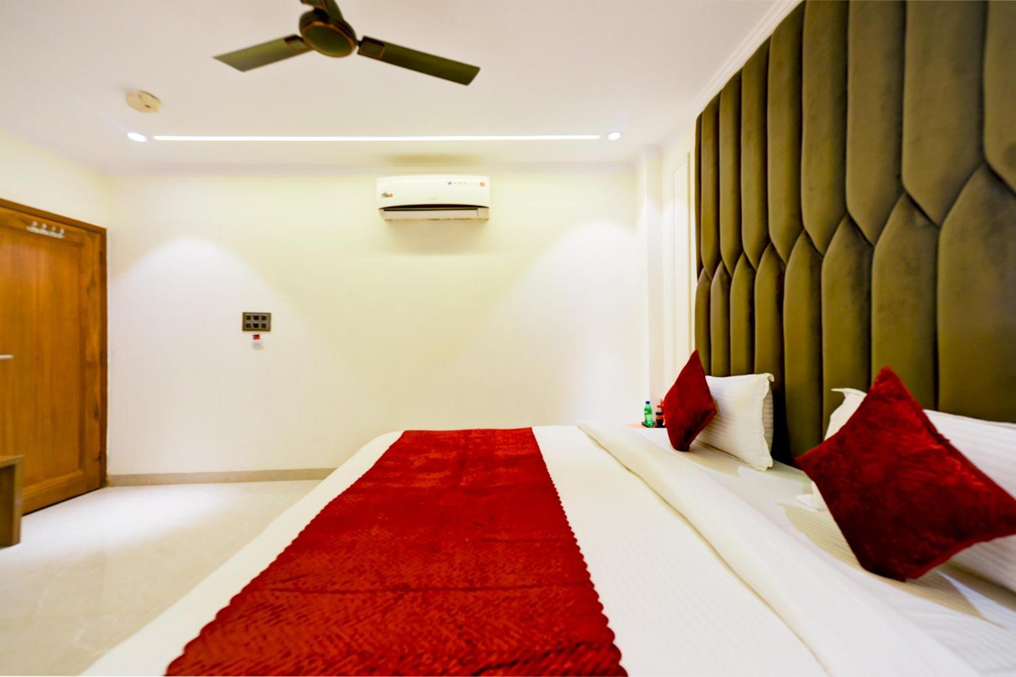 Hotel Surya Plaza Új-Delhi Kültér fotó