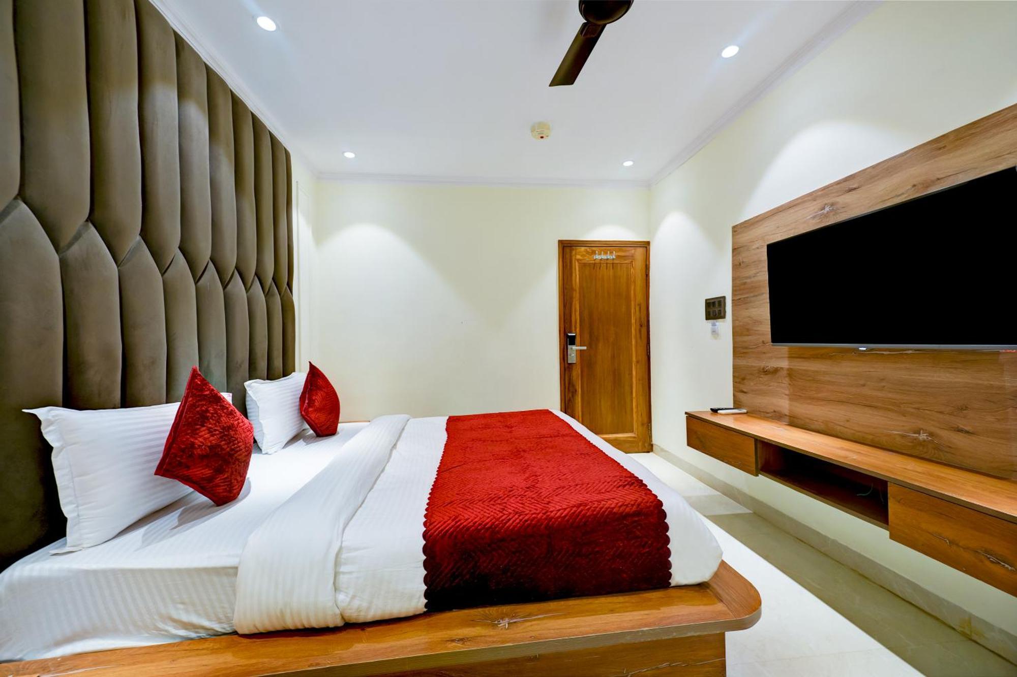 Hotel Surya Plaza Új-Delhi Kültér fotó