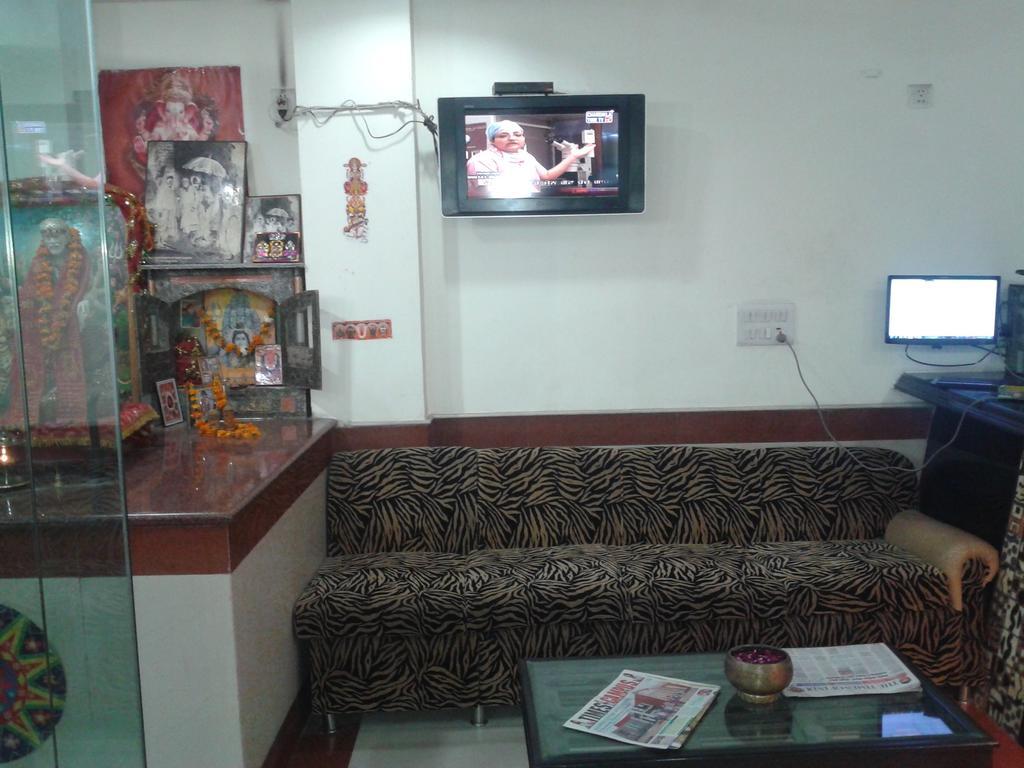 Hotel Surya Plaza Új-Delhi Kültér fotó