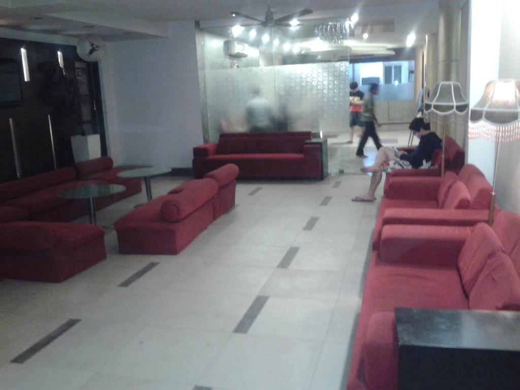 Hotel Surya Plaza Új-Delhi Kültér fotó