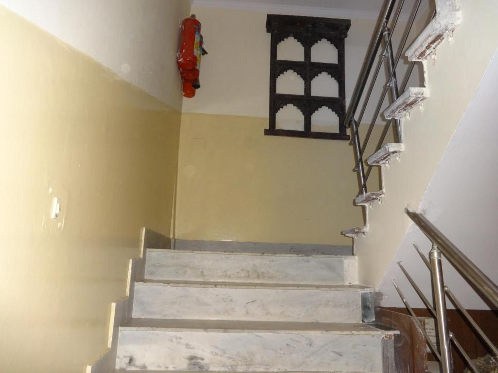 Hotel Surya Plaza Új-Delhi Kültér fotó
